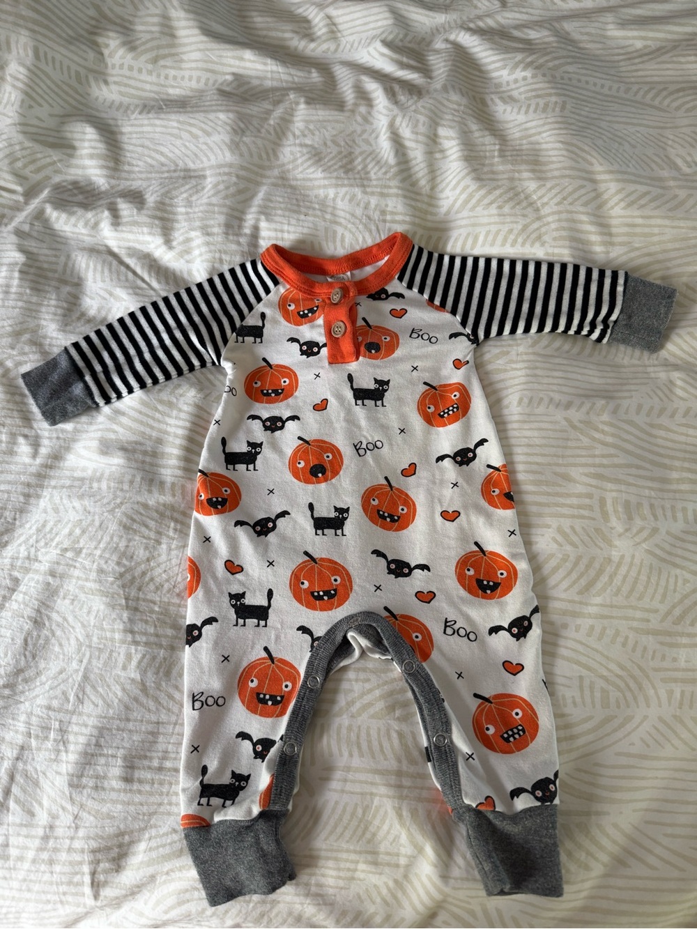 Tess Babe Halloween Pumpkin & Cat Print One-Piece 0-3 months